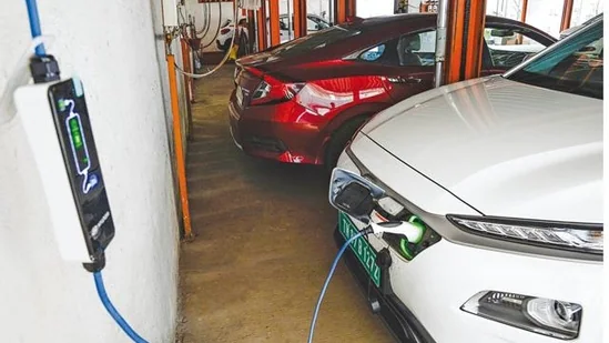 The Real Cost of Owning a Used Luxury Car in India (It’s More Than Just the Price Tag)